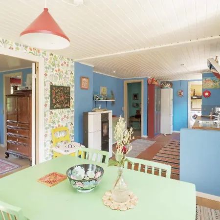 Hotel 5 Person In H Jby