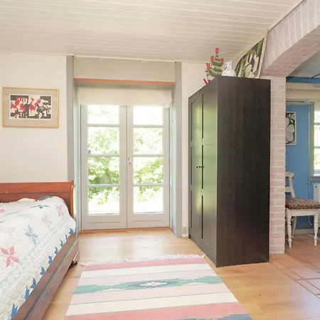5 Person In H Jby 4*